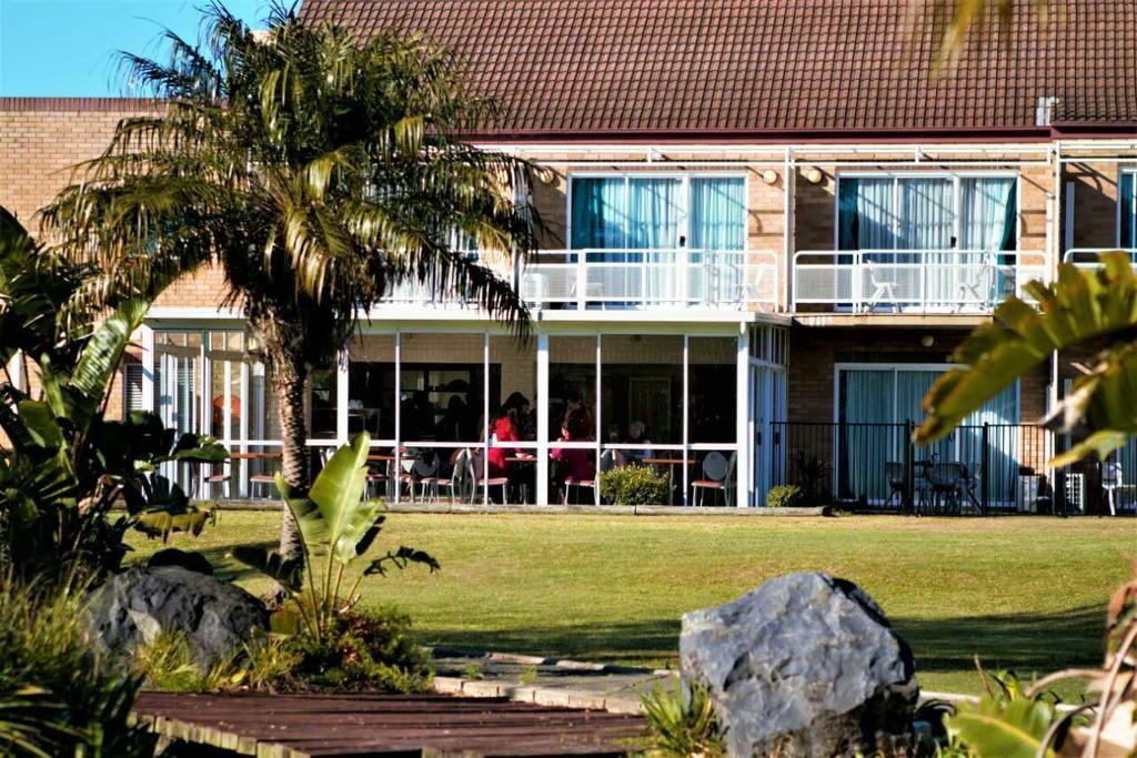 Seaside Garden Retreat Accommodation Wamberal Екстериор снимка